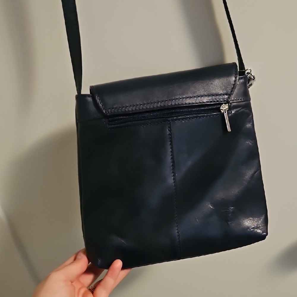Elegant Made In ITALY Navy Crossbody Bag - Picture 7 of 7